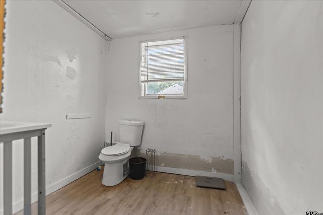 1140 N Hamlett Street, Athens, TX 75751