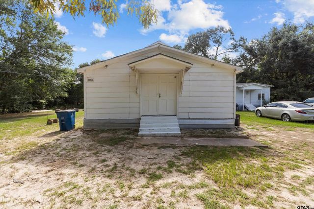 1140 N Hamlett Street, Athens, TX 75751