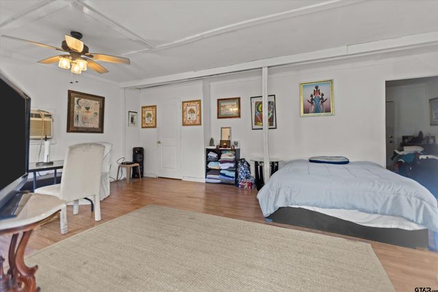 1140 N Hamlett Street, Athens, TX 75751