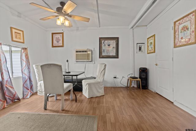 1140 N Hamlett Street, Athens, TX 75751