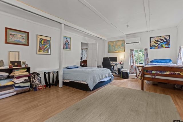 1140 N Hamlett Street, Athens, TX 75751