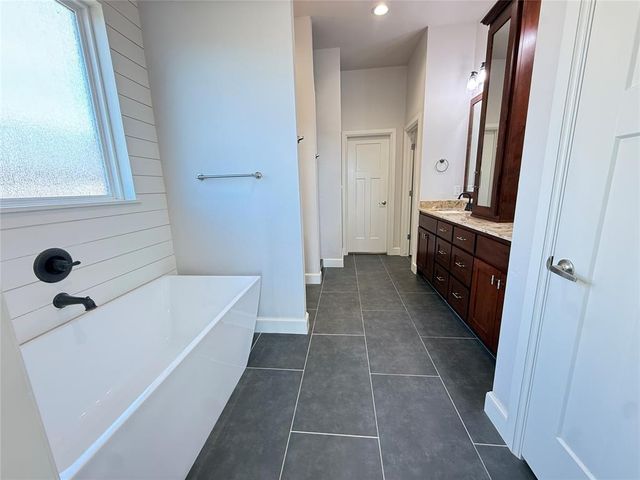 5005 Chauncey Lane, Shawnee, OK 74804