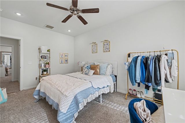 4885 W Triangle Street, Fayetteville, AR 72704