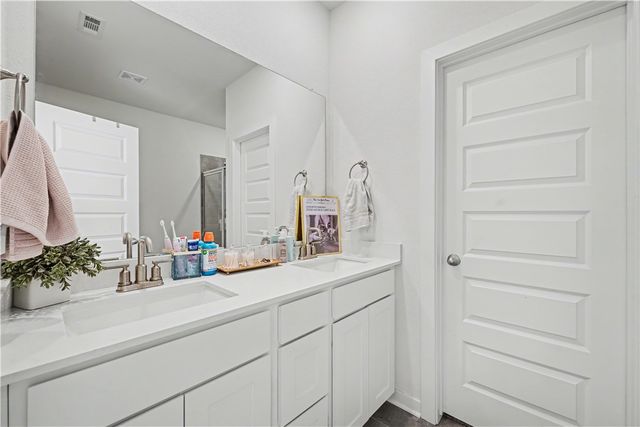 4885 W Triangle Street, Fayetteville, AR 72704