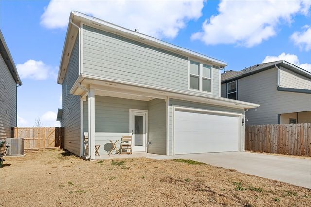 4885 W Triangle Street, Fayetteville, AR 72704