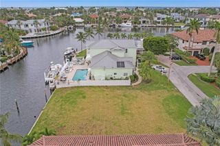 2821 NE 32nd Street, Lighthouse Point, FL 33064