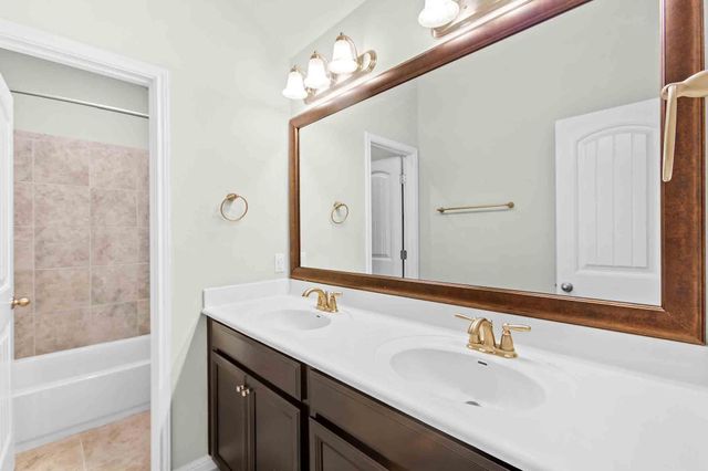 268 Brockston DR, Buda, TX 78610