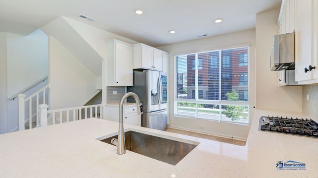 2326 Venture Drive, Schaumburg, IL 60173