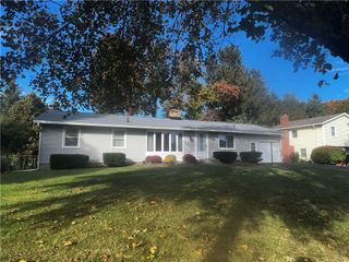 122 Kartes Drive, Greece, NY 14616