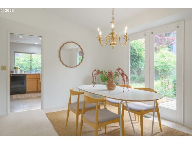 1814 HAPPY Ln, Eugene, OR 97401
