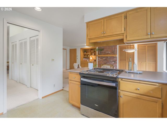 1814 HAPPY Ln, Eugene, OR 97401