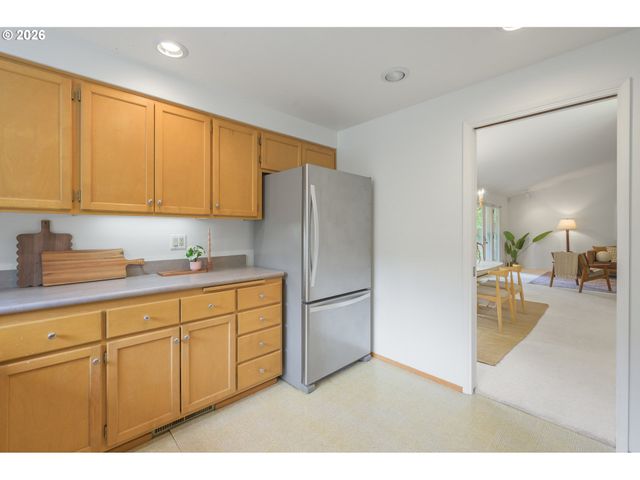 1814 HAPPY Ln, Eugene, OR 97401
