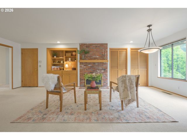 1814 HAPPY Ln, Eugene, OR 97401