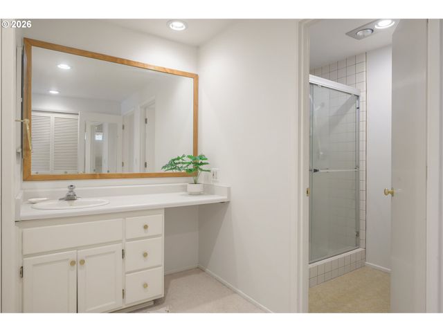 1814 HAPPY Ln, Eugene, OR 97401