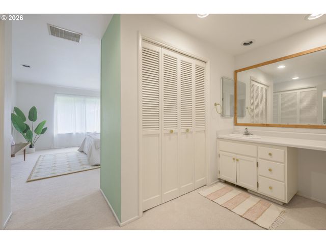 1814 HAPPY Ln, Eugene, OR 97401