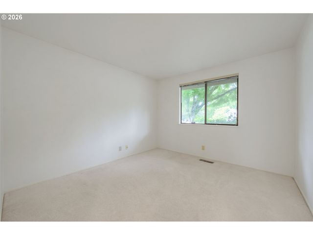 1814 HAPPY Ln, Eugene, OR 97401