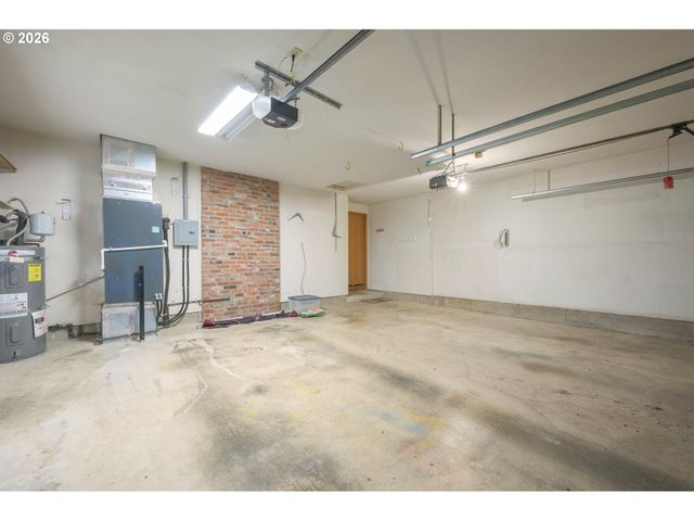 1814 HAPPY Ln, Eugene, OR 97401