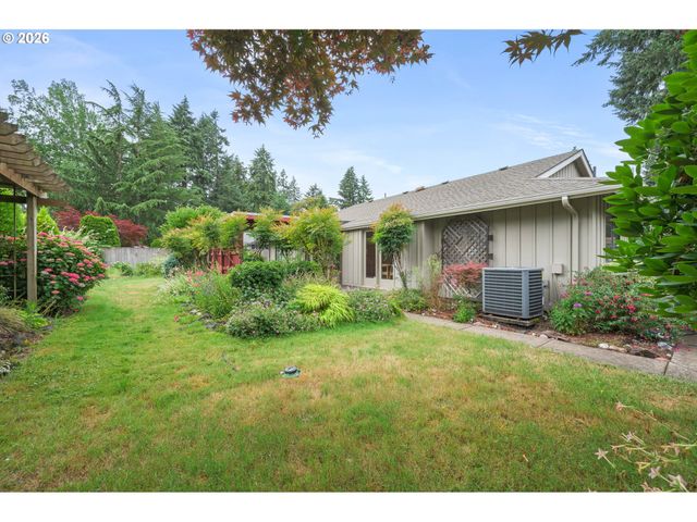 1814 HAPPY Ln, Eugene, OR 97401