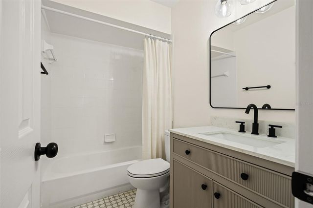 13922 BRIARDALE LANE, Tampa, FL 33618