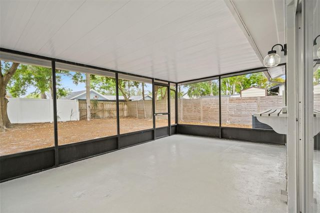 13922 BRIARDALE LANE, Tampa, FL 33618