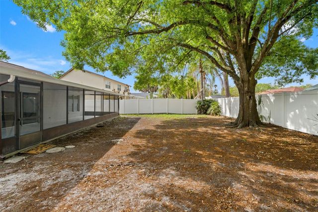 13922 BRIARDALE LANE, Tampa, FL 33618