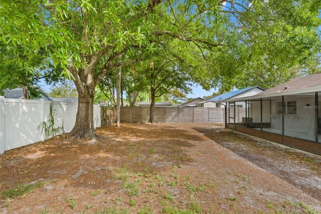 13922 BRIARDALE LANE, Tampa, FL 33618