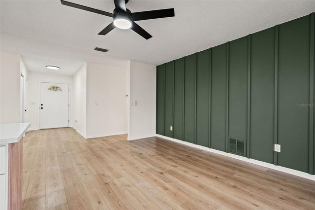 13922 BRIARDALE LANE, Tampa, FL 33618