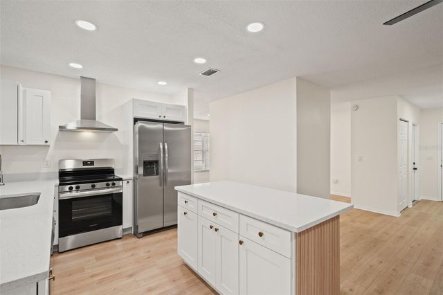 13922 BRIARDALE LANE, Tampa, FL 33618