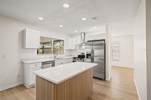 13922 BRIARDALE LANE, Tampa, FL 33618