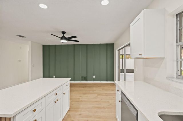 13922 BRIARDALE LANE, Tampa, FL 33618