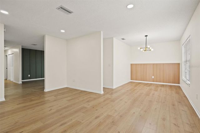 13922 BRIARDALE LANE, Tampa, FL 33618