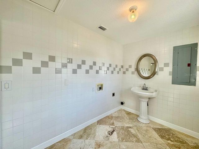 6212 N GRADY AVENUE, Tampa, FL 33614