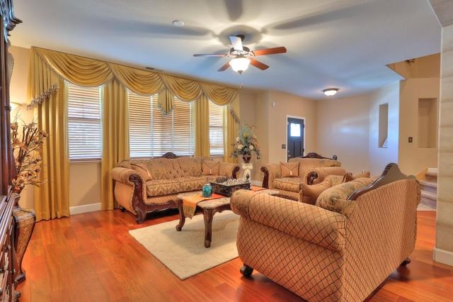 1528 Rose Garden Ct, Modesto, CA 95356