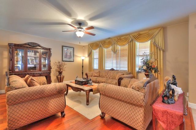 1528 Rose Garden Ct, Modesto, CA 95356