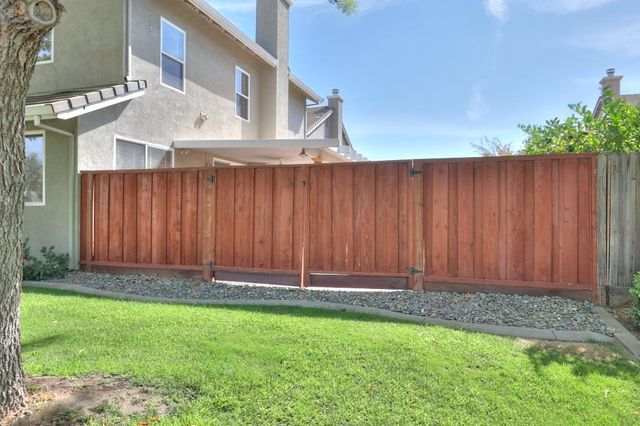 1528 Rose Garden Ct, Modesto, CA 95356
