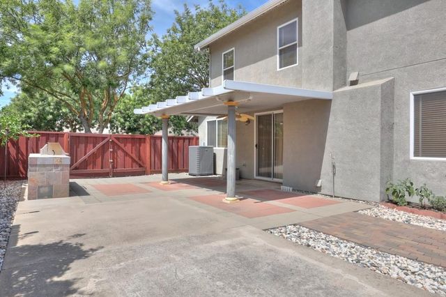 1528 Rose Garden Ct, Modesto, CA 95356