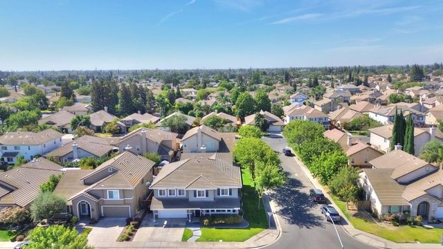 1528 Rose Garden Ct, Modesto, CA 95356
