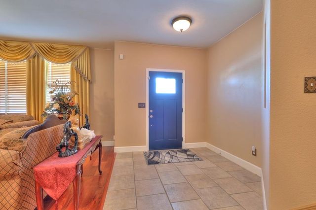 1528 Rose Garden Ct, Modesto, CA 95356