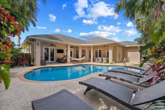 13869 Sheffield Street, Wellington, FL 33414