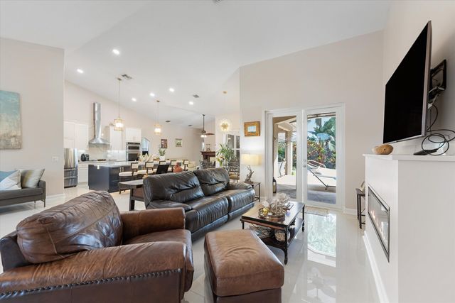 13869 Sheffield Street, Wellington, FL 33414