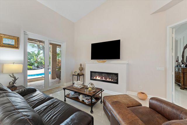 13869 Sheffield Street, Wellington, FL 33414