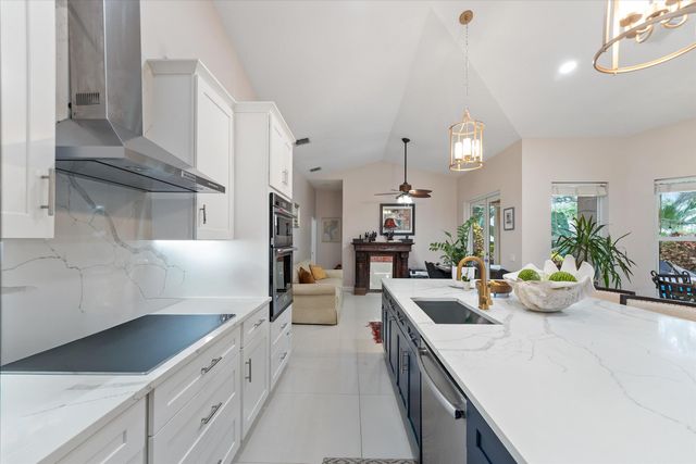 13869 Sheffield Street, Wellington, FL 33414