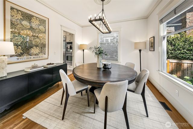 939 13th Avenue E, Seattle, WA 98102
