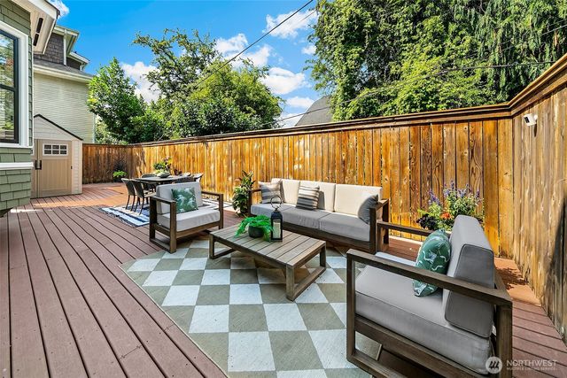 939 13th Avenue E, Seattle, WA 98102