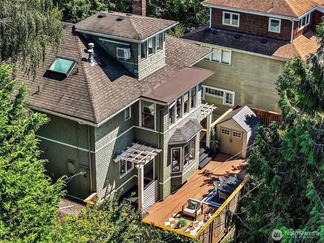 939 13th Avenue E, Seattle, WA 98102