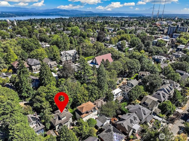 939 13th Avenue E, Seattle, WA 98102