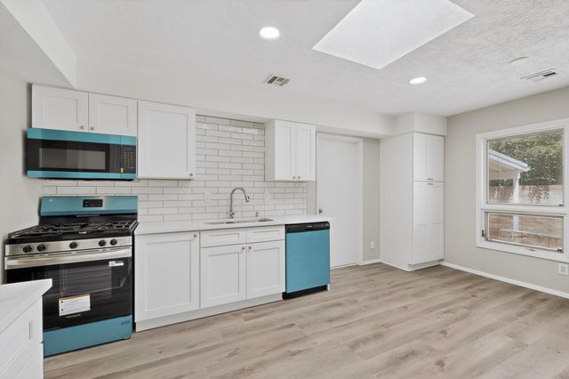 4717 Palo Duro Avenue NE, Albuquerque, NM 87110