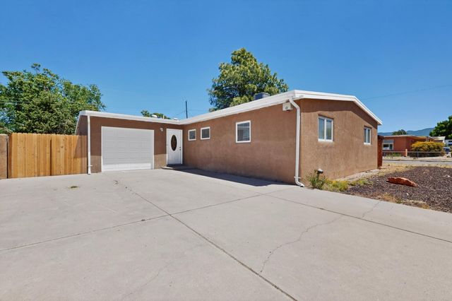 4717 Palo Duro Avenue NE, Albuquerque, NM 87110