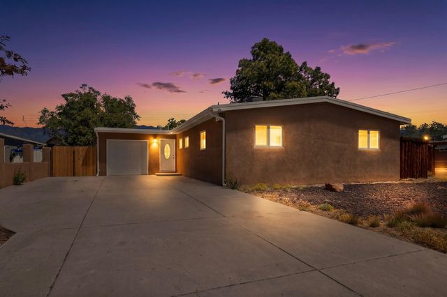 4717 Palo Duro Avenue NE, Albuquerque, NM 87110