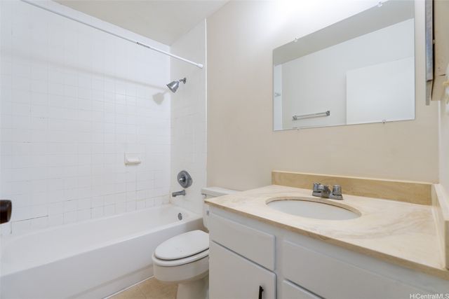 3045 Ala Napuaa Place 709, Honolulu, HI 96818